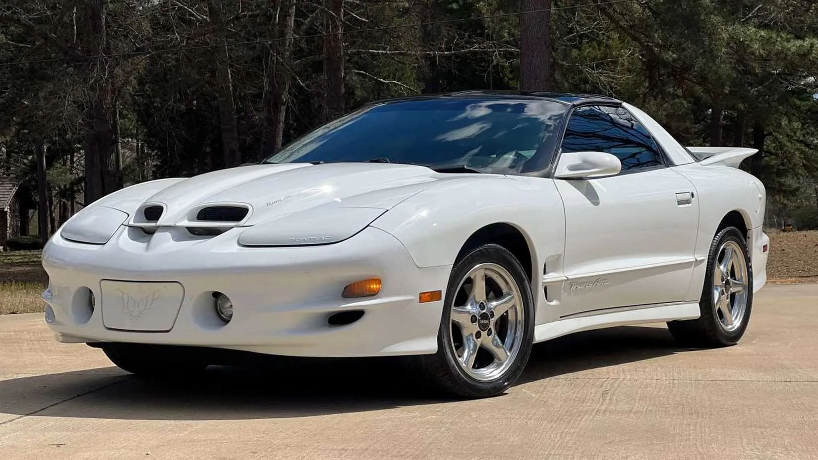 2001 Pontiac Firebird Trans Am (WS6) in white, front 3-4 view