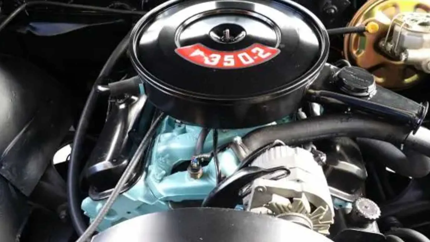 Engine bay of a 1971 Pontiac GT-37 with 455 H.O.