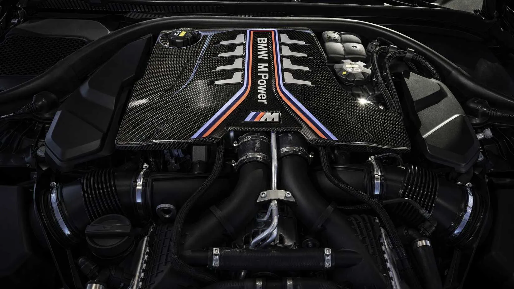 The twin-turbo V8 engine of the BMW M5 CS