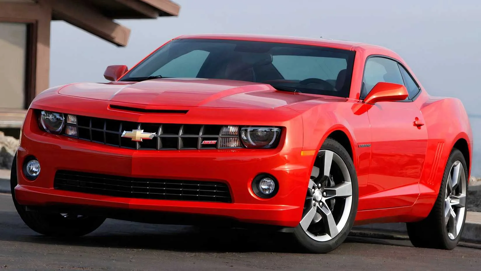 2010 Chevrolet Camaro 2SS front 3/4 view