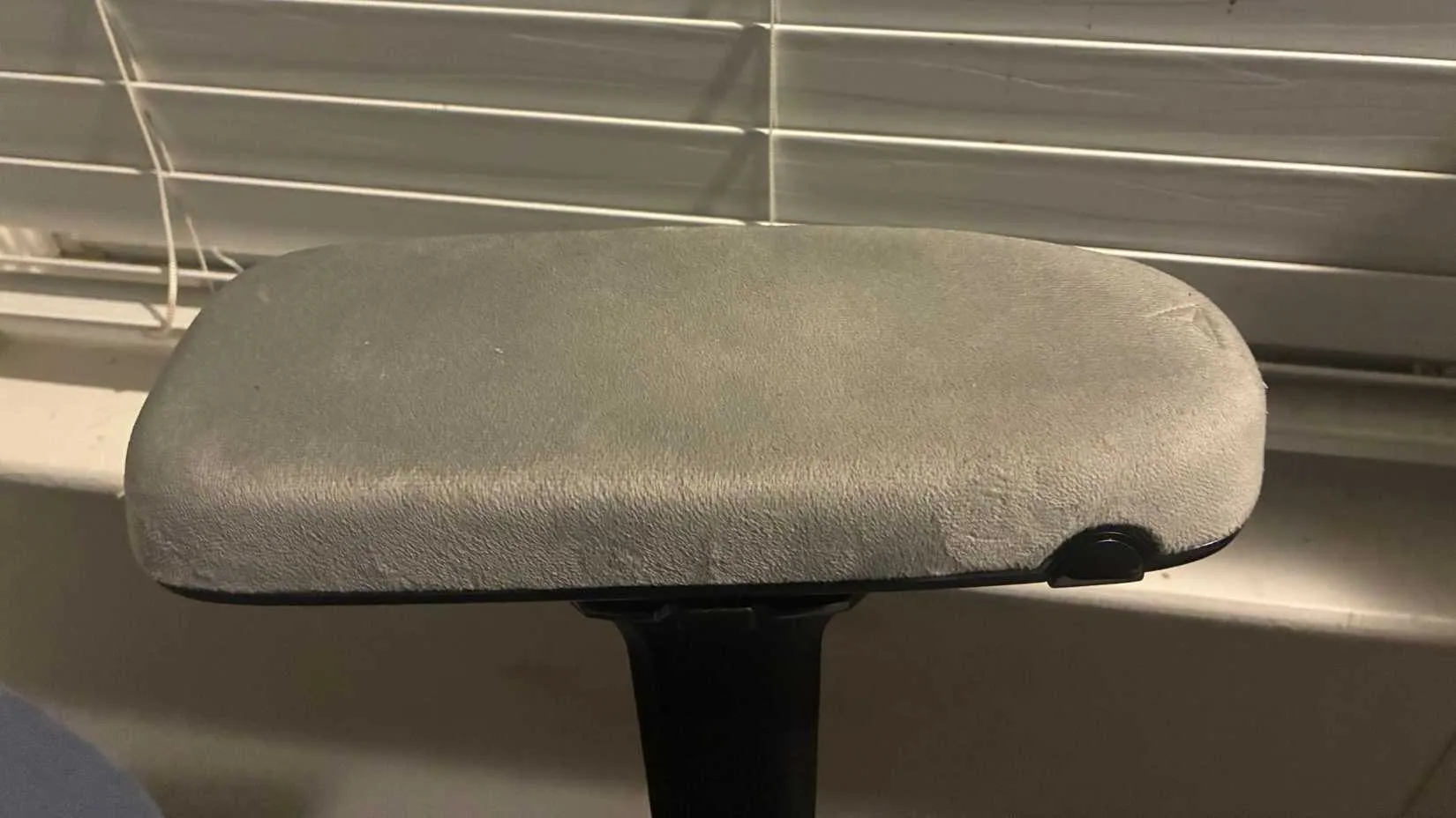 Plushcell Memory Foam armrest top in grey
