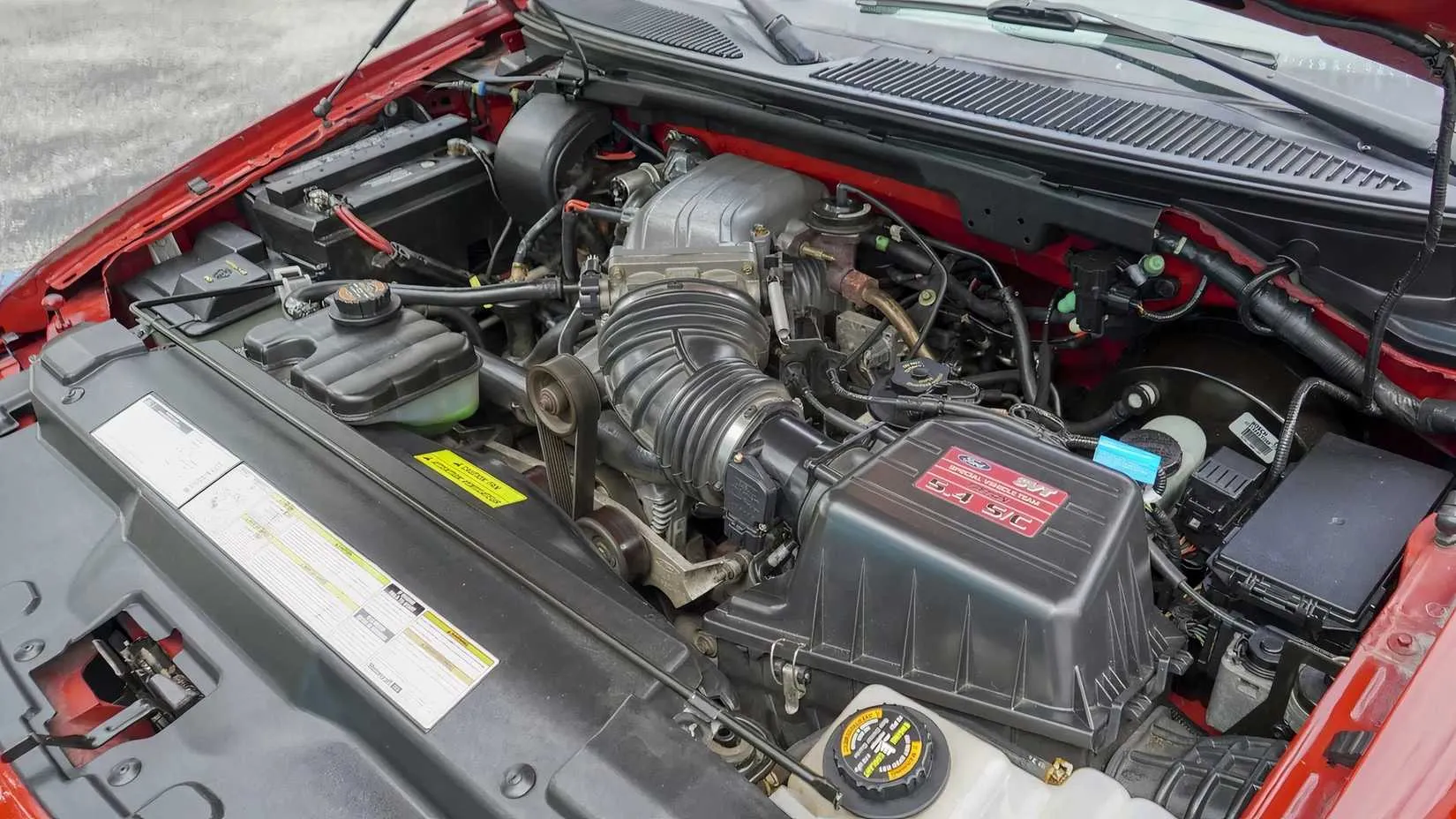 Supercharged V8 engine of a Ford F-150 Lightning