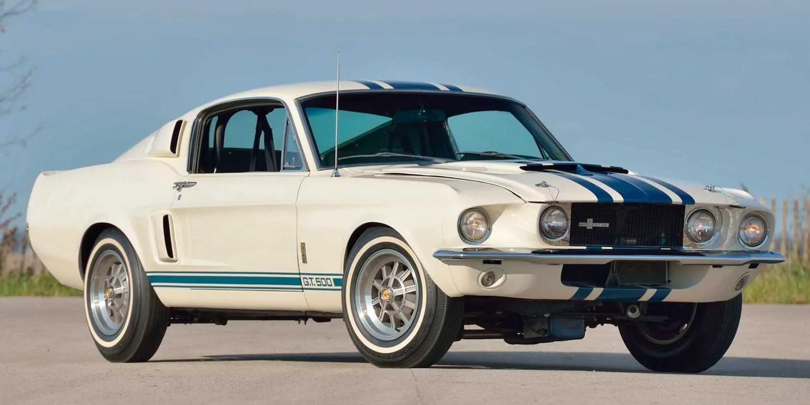 Side profile of the 1967 Shelby Mustang GT500 Super Snake