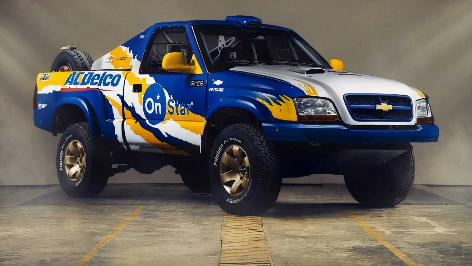 2004 S10 Rally restomod with off-road upgrades and aggressive stance