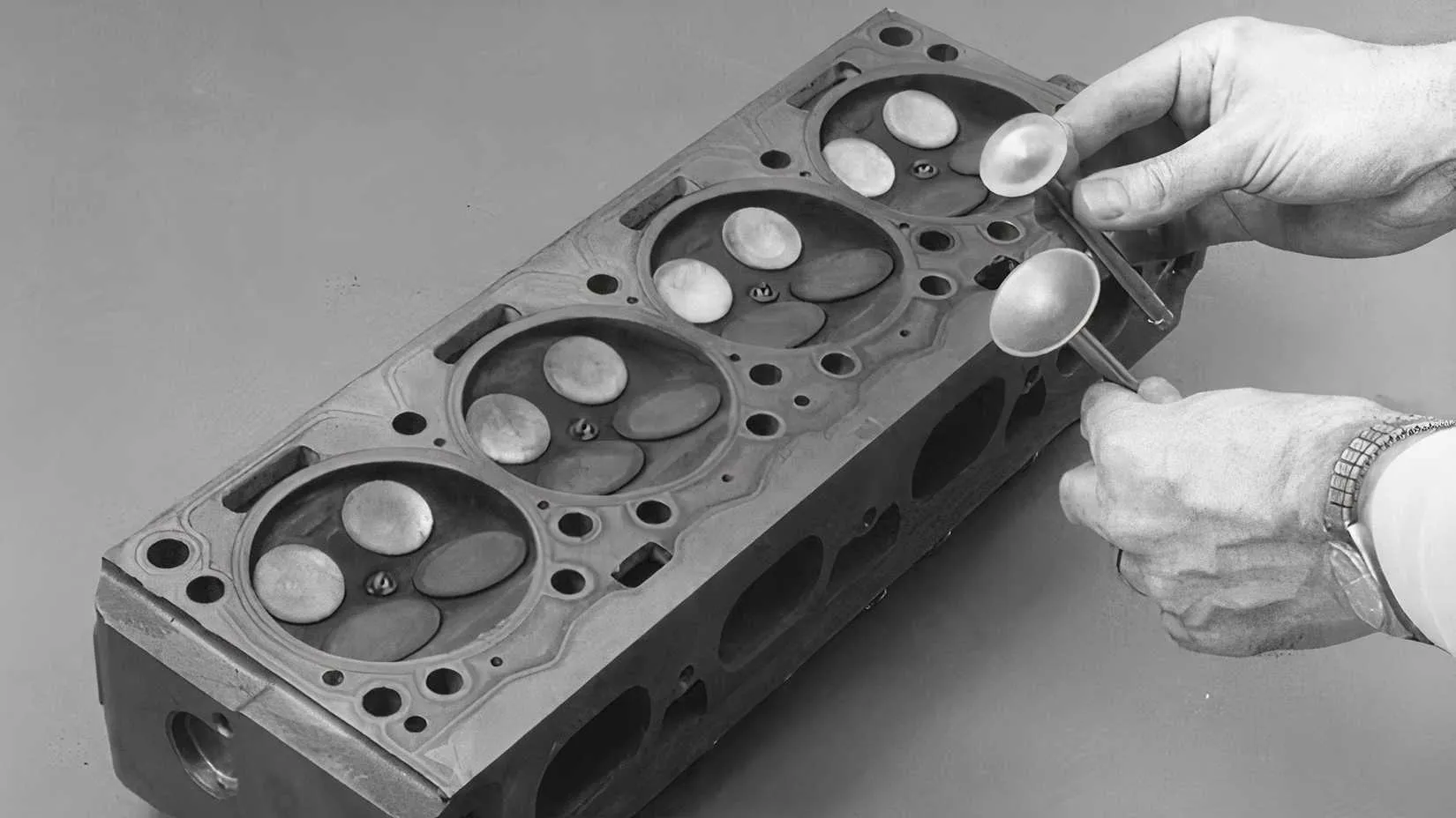 Oldsmobile General Motors W-43 'The Killer' cylinder head