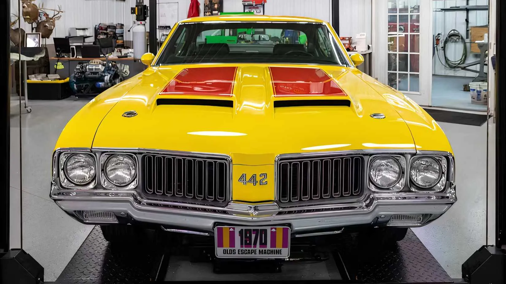 Oldsmobile 442 with W-43 engine at Autorama