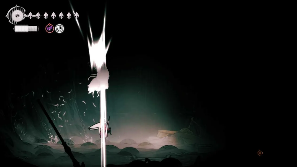 Hornet attacking side mobs in The Unravelled fight