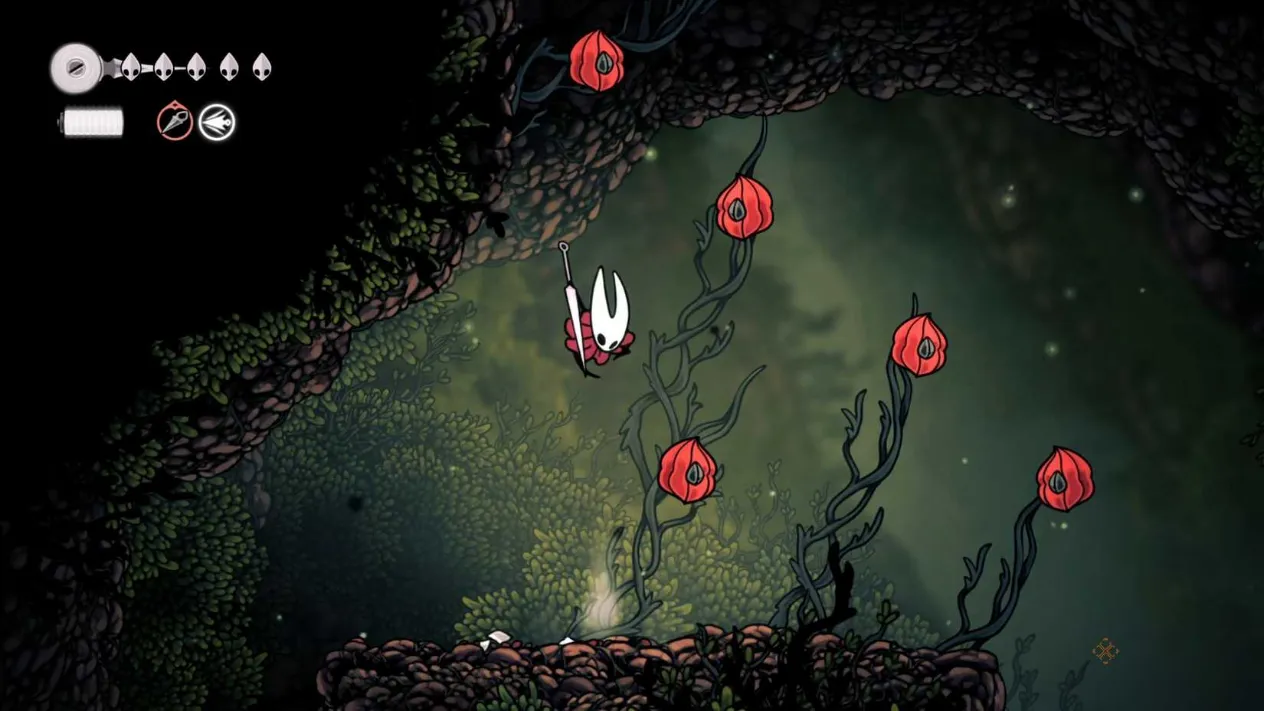 Hornet carefully leaping between fungal platforms