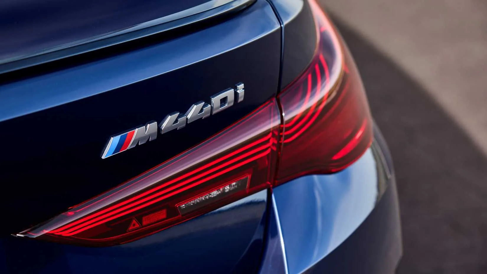 BMW M440i xDrive badge detail