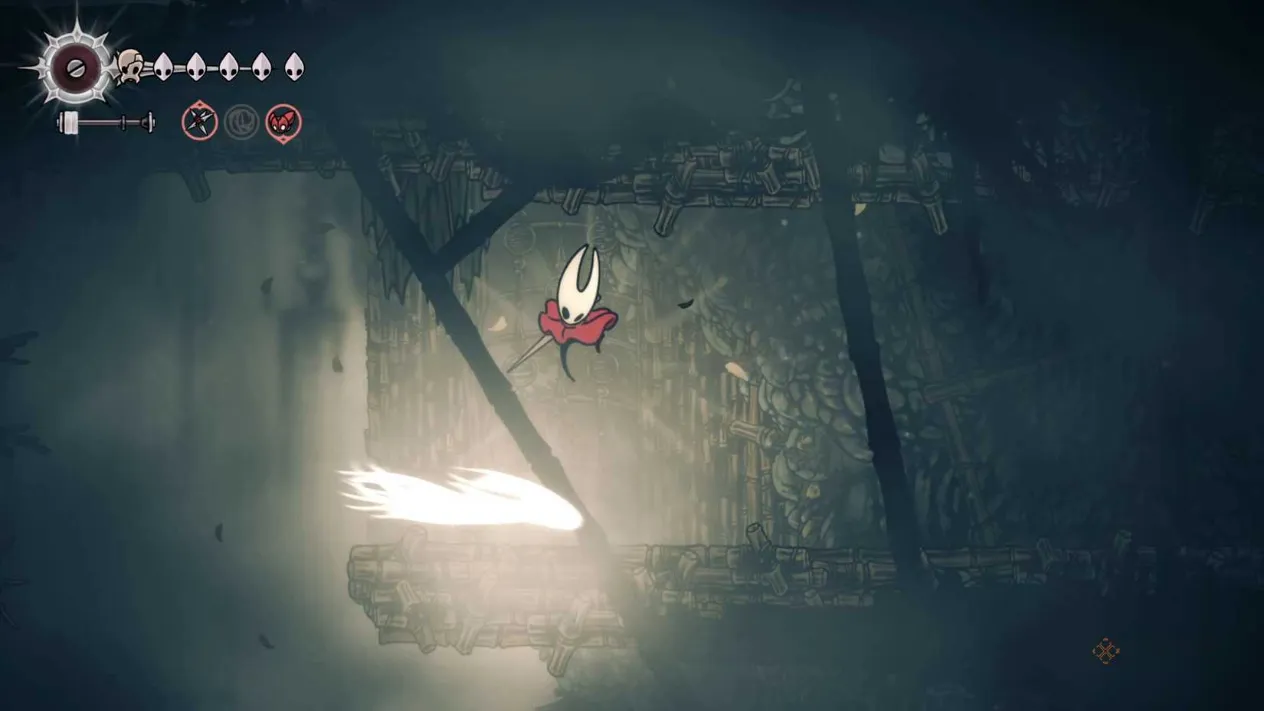 Hornet performing a downward strike on a Wraith during its dash in The Mist