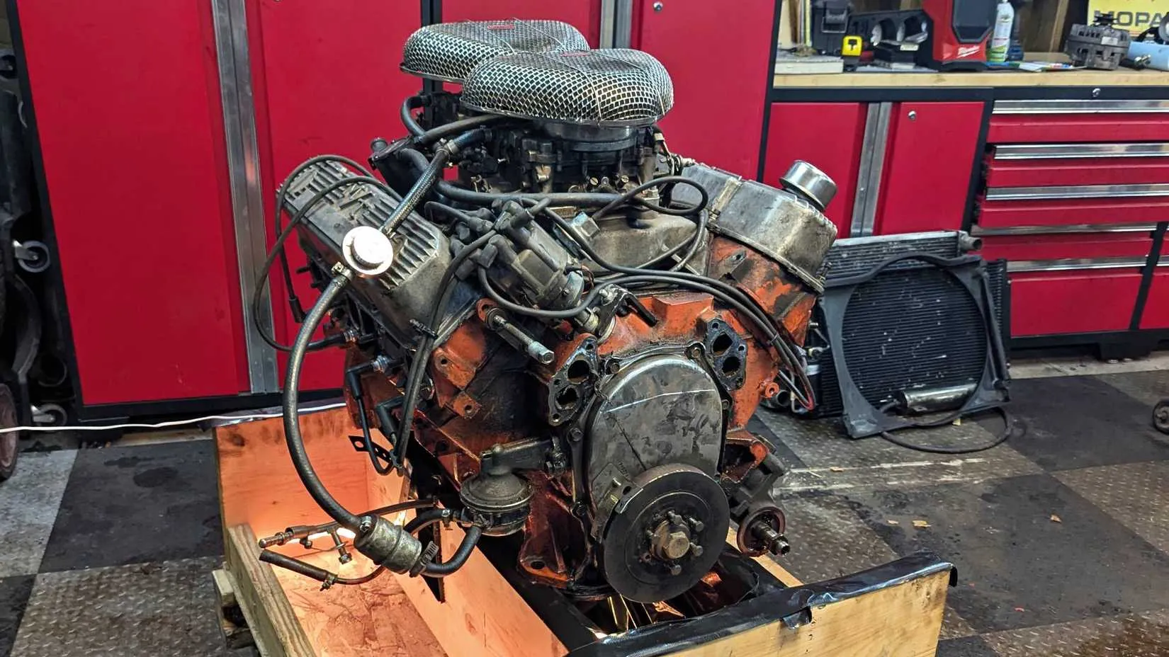 440 cubic inch V8 on engine stand