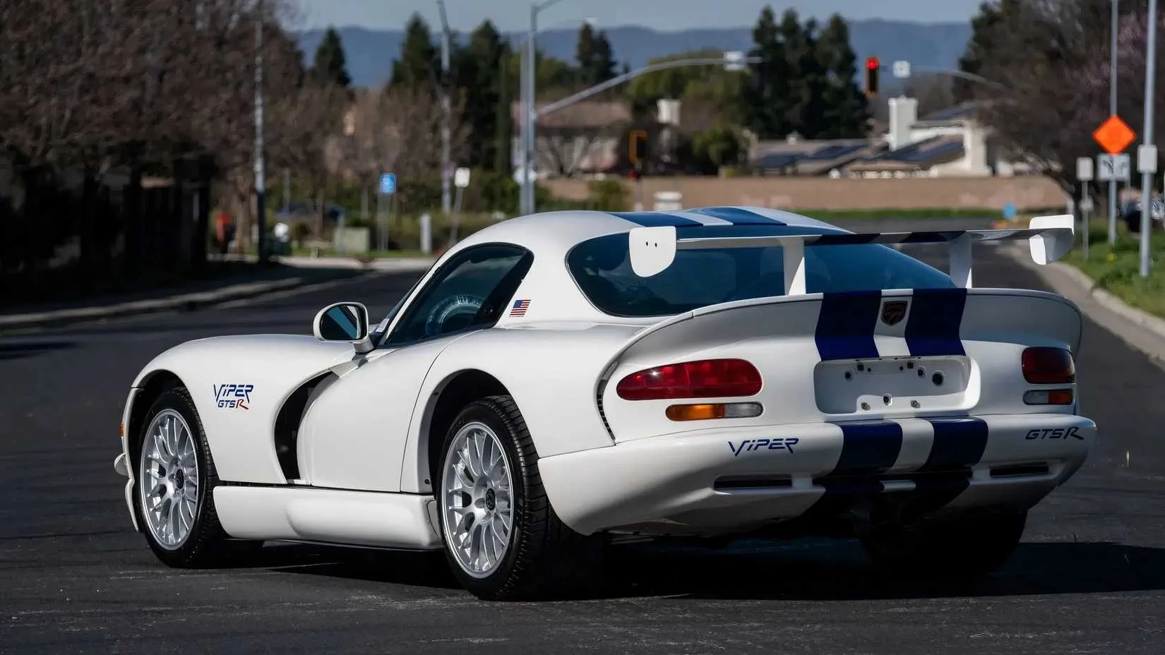Rear three-quarter view of a 1998 Dodge Viper GTS GT2 Champion Edition