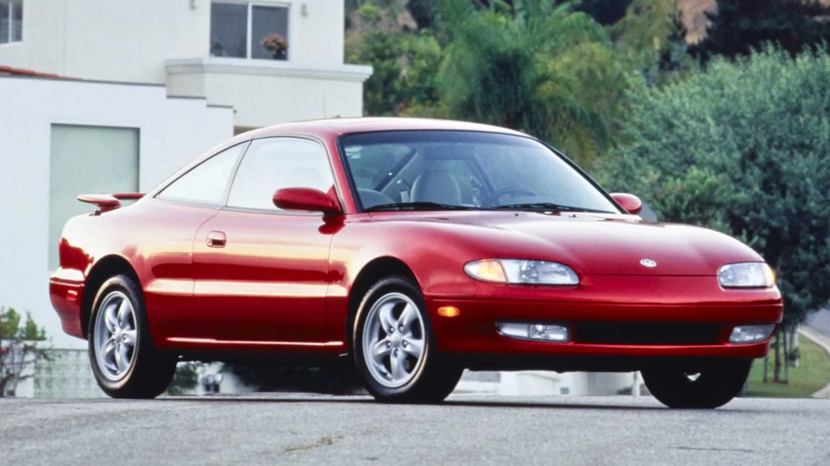 Front three-quarters view at a 1993 Mazda MX-6