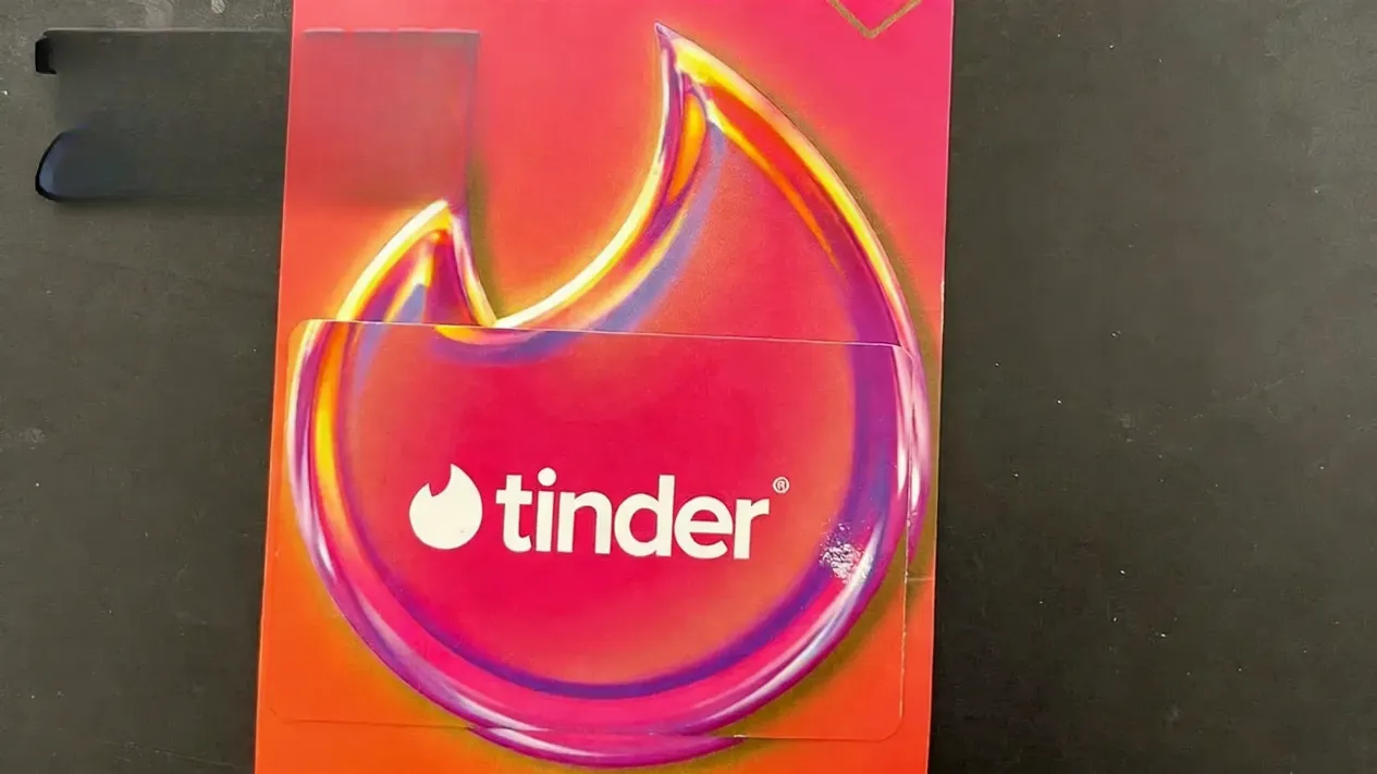 2026 Tinder peak user activity chart